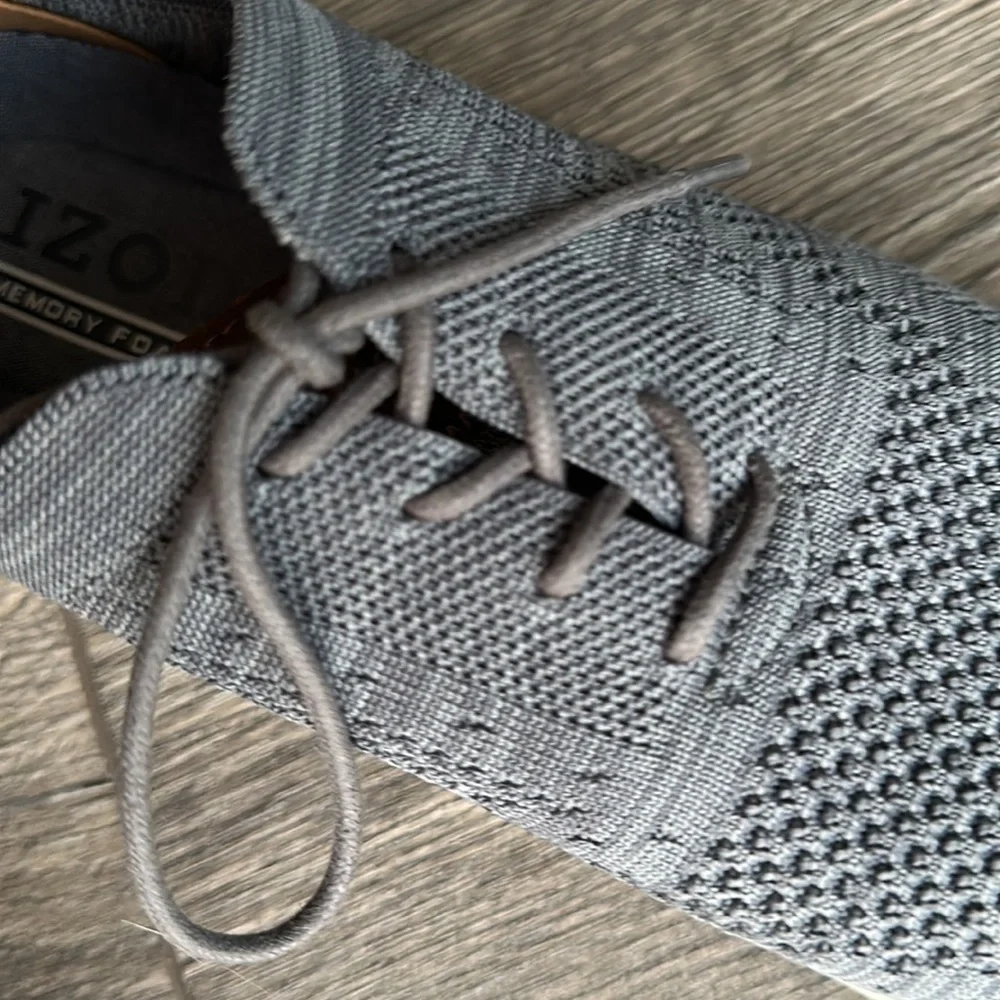 IZOD shoes men’s lace up casual size 9.5 gray